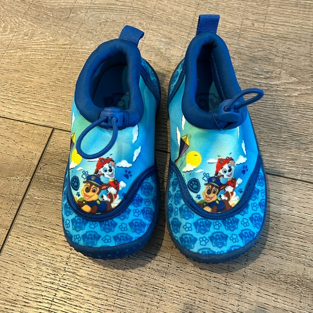 NEW Paw Patrol water shoes- Toddler 7/8